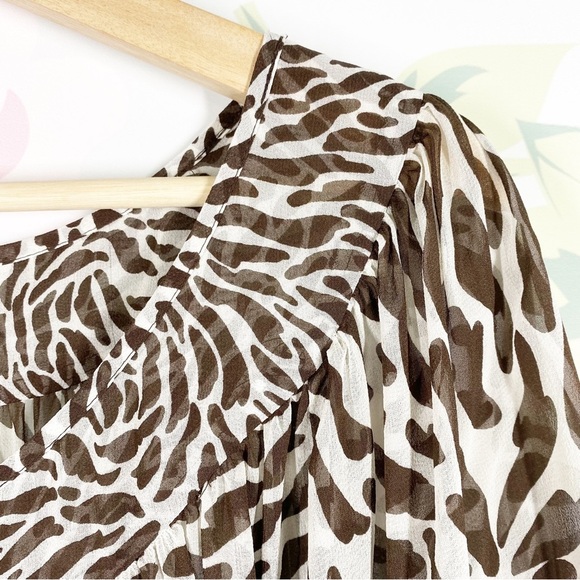 Michael Kors Brown Animal Print Silk Front Tie Blouse 3X - Picture 3 of 15